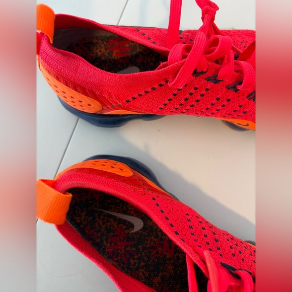 Red Nike Air Vapormax Flyknit 3 trainers Size-8 - Picture 7 of 7